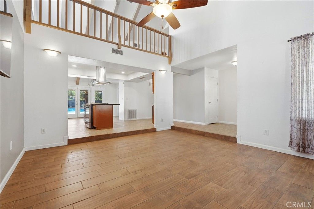 Image 15 of property listing at 247 E Kennedy, Tulare, CA 93274