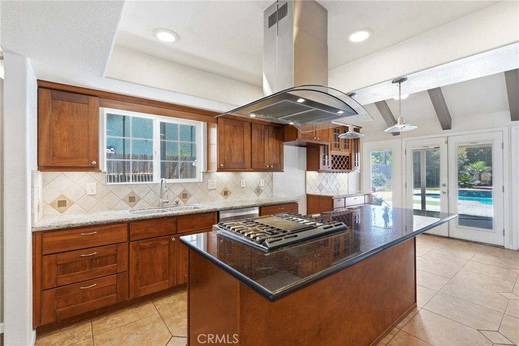 Image 18 of property listing at 247 E Kennedy, Tulare, CA 93274