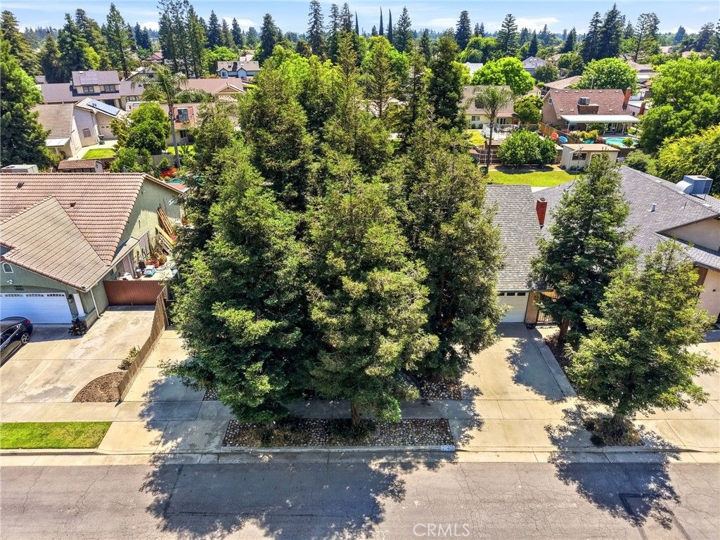 Image 6 of property listing at 247 E Kennedy, Tulare, CA 93274