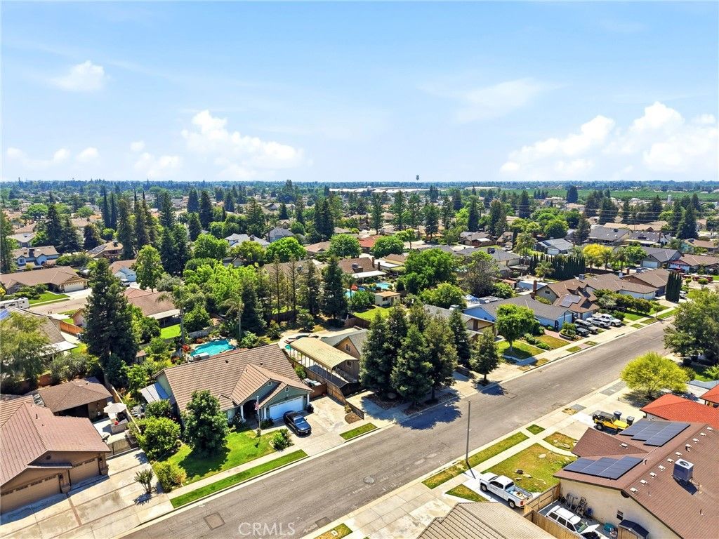 Image 8 of property listing at 247 E Kennedy, Tulare, CA 93274