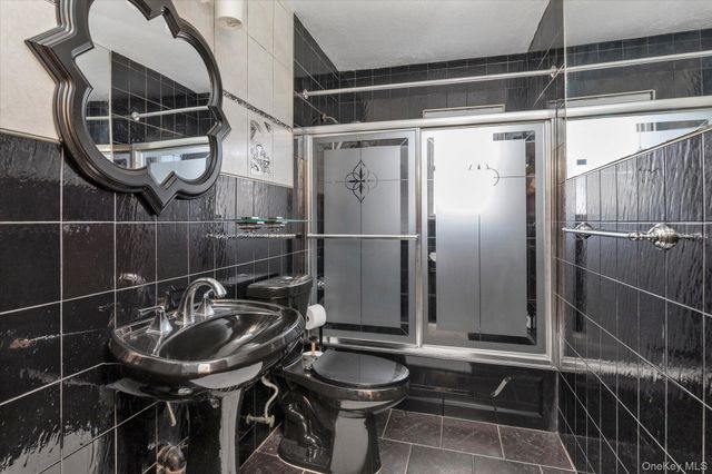 147-08 259th Street, Rosedale, NY 11422