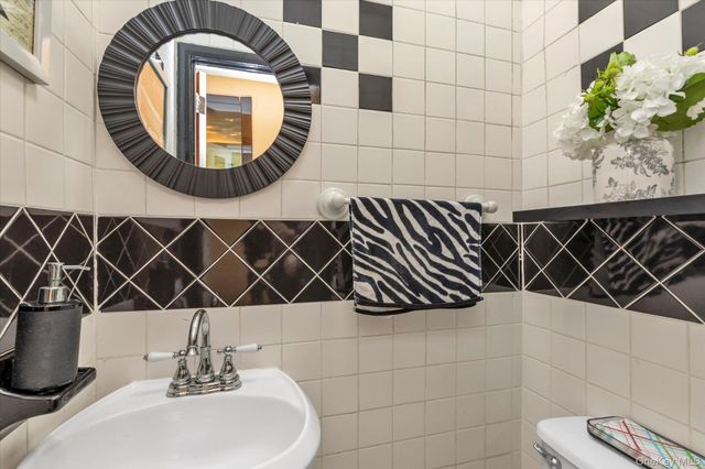 147-08 259th Street, Rosedale, NY 11422