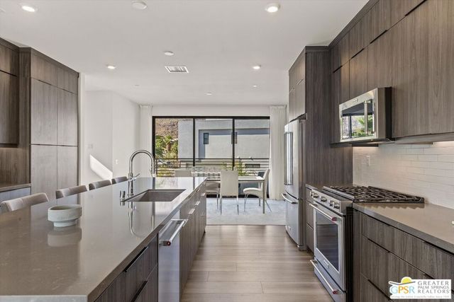 906 Cameron Center Drive, Palm Springs, CA 92264