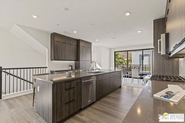 906 Cameron Center Drive, Palm Springs, CA 92264