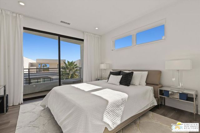 906 Cameron Center Drive, Palm Springs, CA 92264