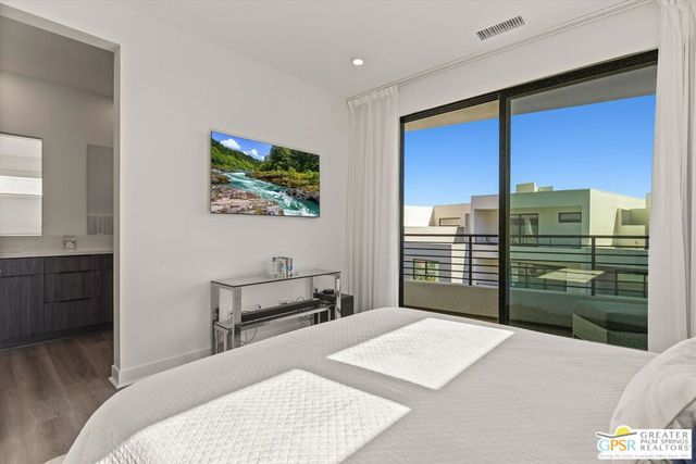 906 Cameron Center Drive, Palm Springs, CA 92264