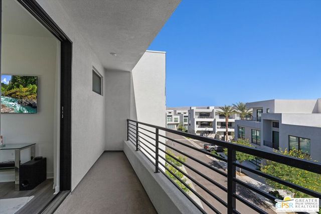 906 Cameron Center Drive, Palm Springs, CA 92264