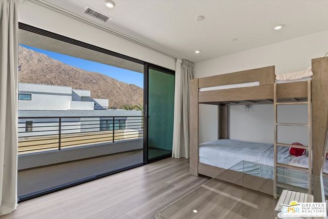 906 Cameron Center Drive, Palm Springs, CA 92264
