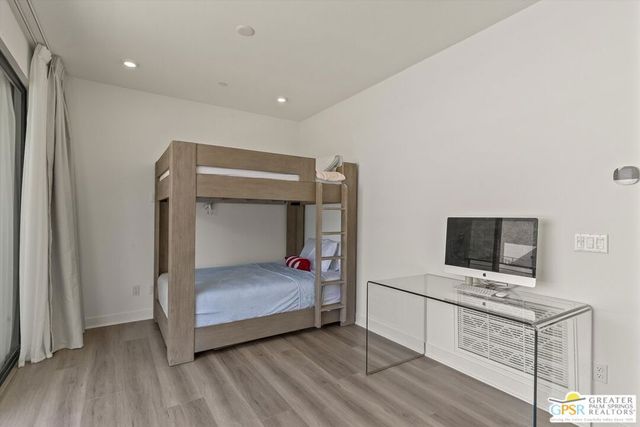 906 Cameron Center Drive, Palm Springs, CA 92264