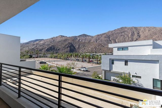 906 Cameron Center Drive, Palm Springs, CA 92264