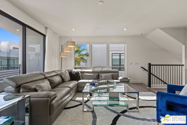 906 Cameron Center Drive, Palm Springs, CA 92264