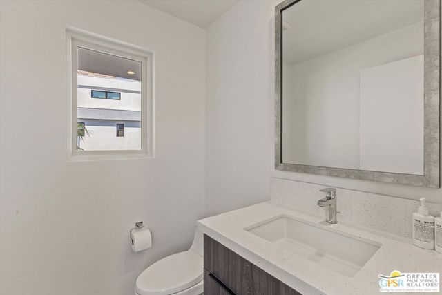 906 Cameron Center Drive, Palm Springs, CA 92264