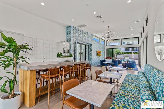 906 Cameron Center Drive, Palm Springs, CA 92264