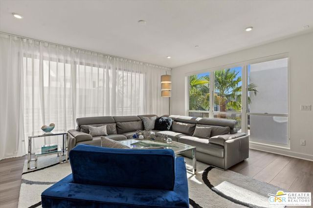 906 Cameron Center Drive, Palm Springs, CA 92264