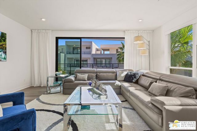 906 Cameron Center Drive, Palm Springs, CA 92264