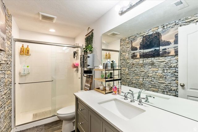 7032 W 8130 ST, West Jordan, UT 84081