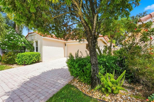 7215 Whitfield Ave, Boynton Beach, FL 33437