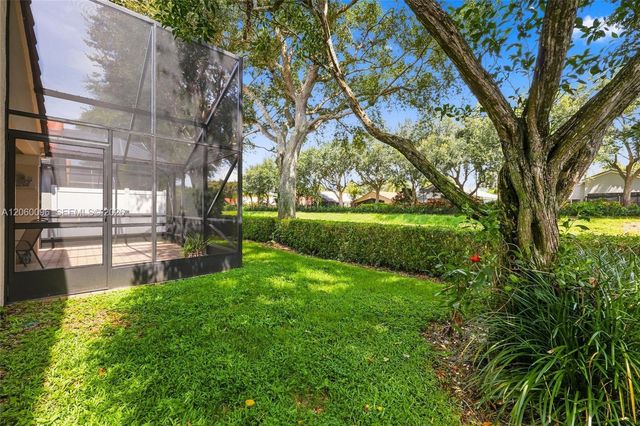 7215 Whitfield Ave, Boynton Beach, FL 33437