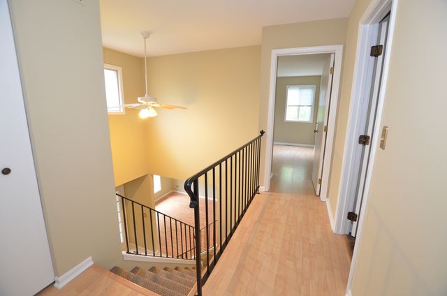 387 Amy Court, Naperville, IL 60565