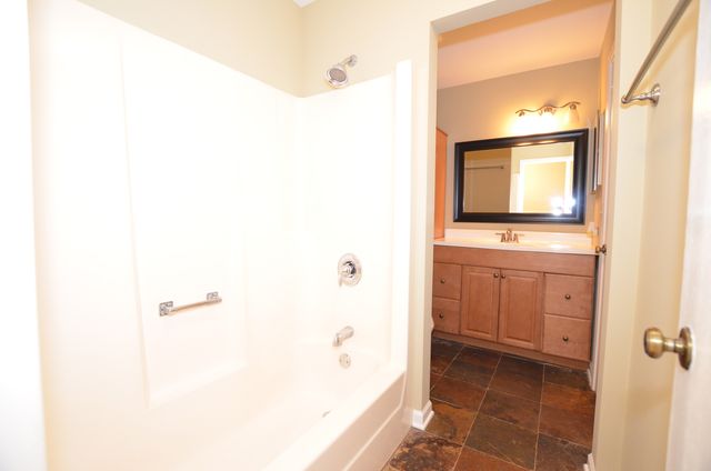 387 Amy Court, Naperville, IL 60565