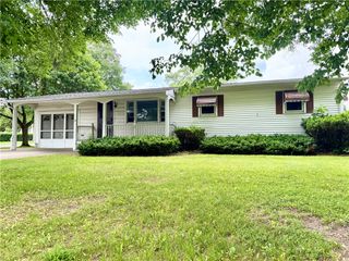 19 Meadowbrook Drive, Auburn, NY 13021