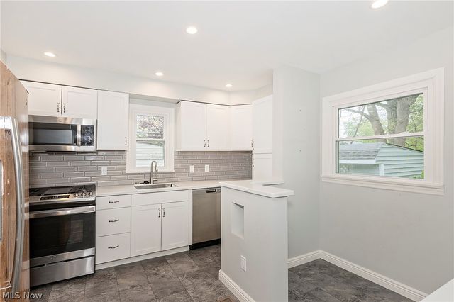 3719 Walter Road, North Olmsted, OH 44070