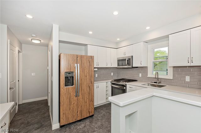 3719 Walter Road, North Olmsted, OH 44070
