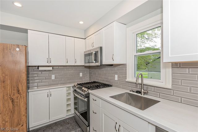 3719 Walter Road, North Olmsted, OH 44070