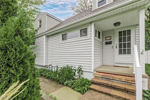 3719 Walter Road, North Olmsted, OH 44070