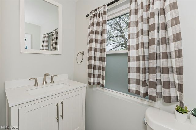 3719 Walter Road, North Olmsted, OH 44070