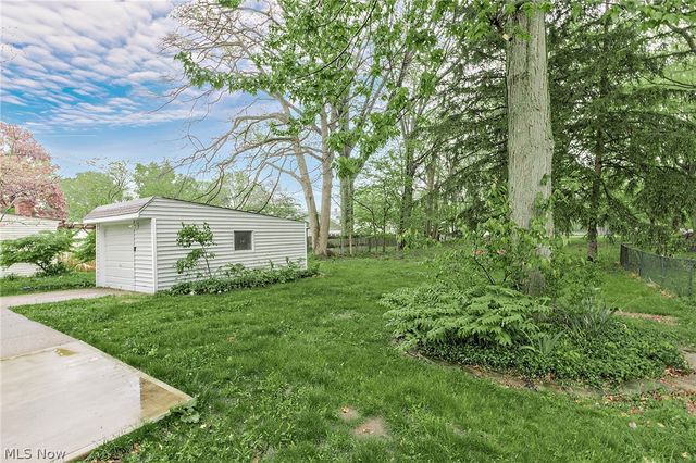 3719 Walter Road, North Olmsted, OH 44070