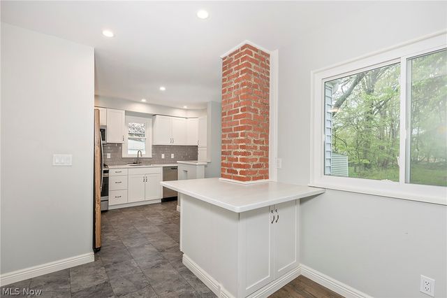 3719 Walter Road, North Olmsted, OH 44070