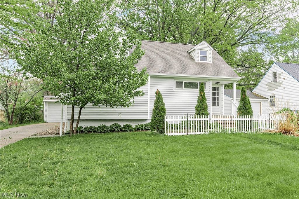 3719 Walter Road, North Olmsted, OH 44070