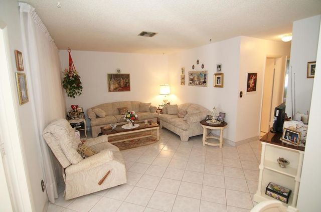 1753 3rd Avenue N Unit 206, Lake Worth Beach, FL 33460