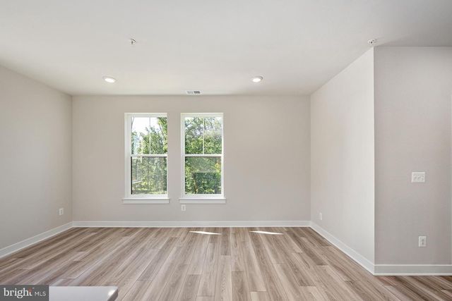 44580 STRABANE TER, Ashburn, VA 20147