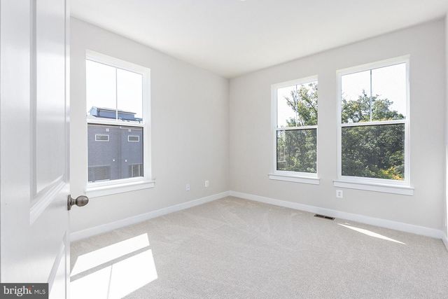 44580 STRABANE TER, Ashburn, VA 20147