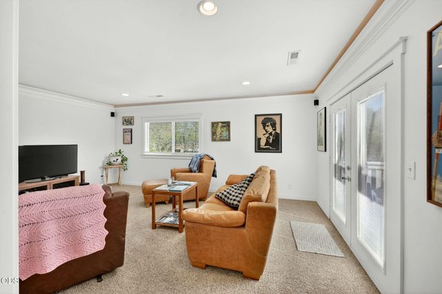 2076 Magnolia Avenue, Medford, OR 97501