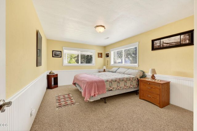 2076 Magnolia Avenue, Medford, OR 97501