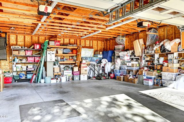 2076 Magnolia Avenue, Medford, OR 97501
