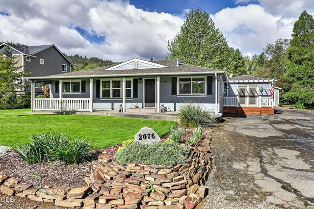 2076 Magnolia Avenue, Medford, OR 97501