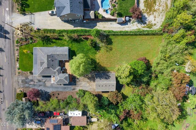 2076 Magnolia Avenue, Medford, OR 97501