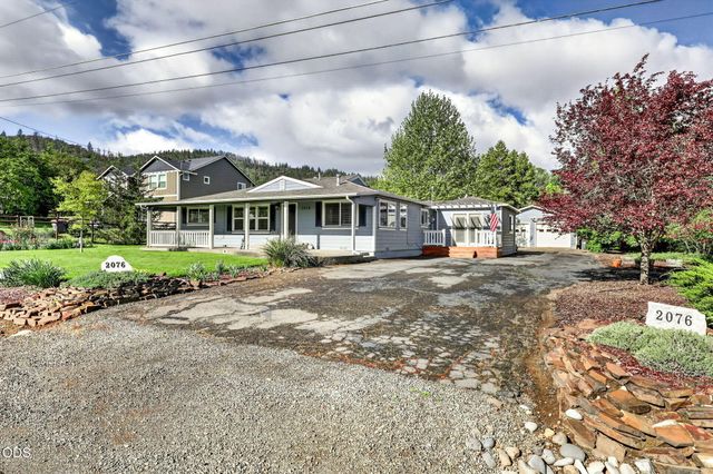 2076 Magnolia Avenue, Medford, OR 97501