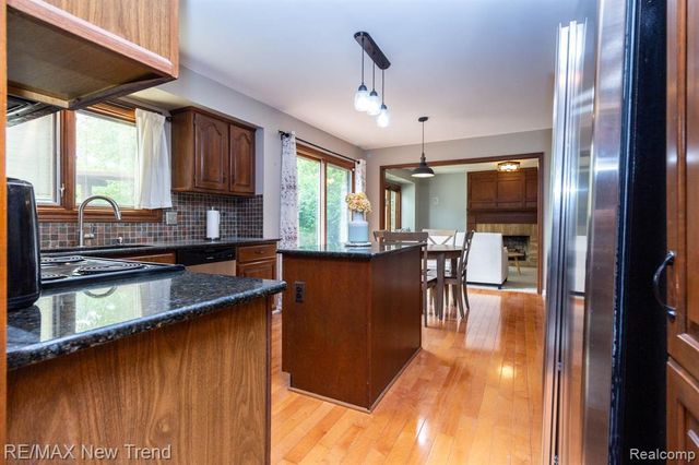 48775 Harvest Drive, Plymouth, MI 48170