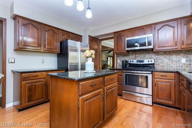48775 Harvest Drive, Plymouth, MI 48170