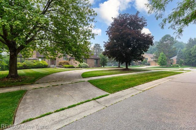 48775 Harvest Drive, Plymouth, MI 48170