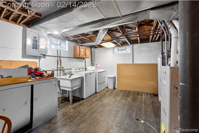 12100 Helen Street, Southgate, MI 48195