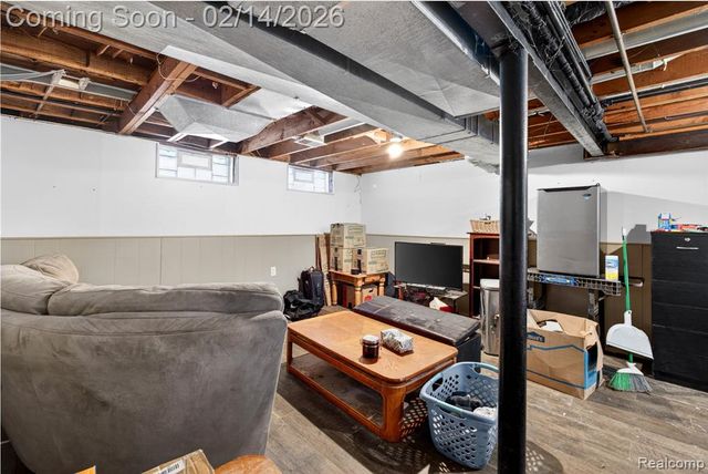 12100 Helen Street, Southgate, MI 48195