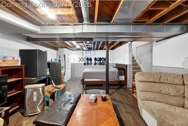 12100 Helen Street, Southgate, MI 48195