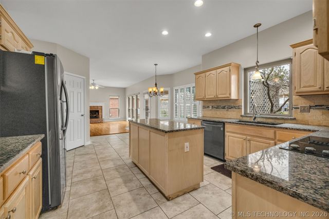 1700 W Lincoln Street, Broken Arrow, OK 74012