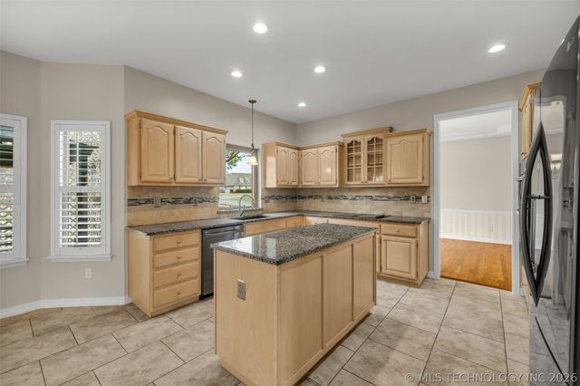 1700 W Lincoln Street, Broken Arrow, OK 74012